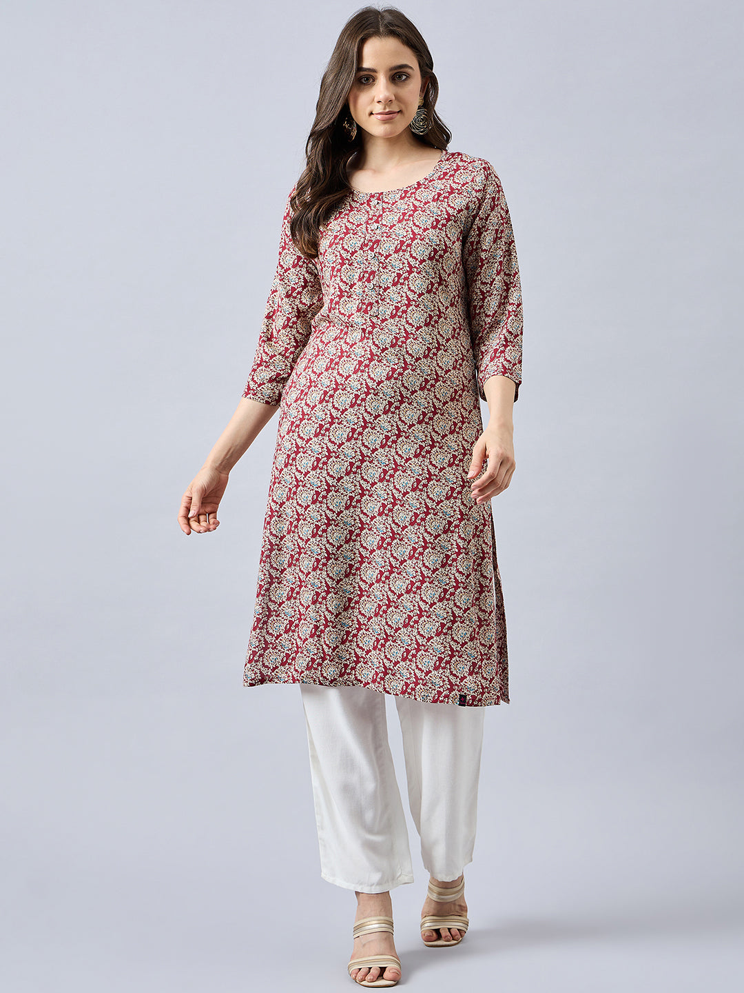 Women Floral Printed Round Neck Straight Kurta