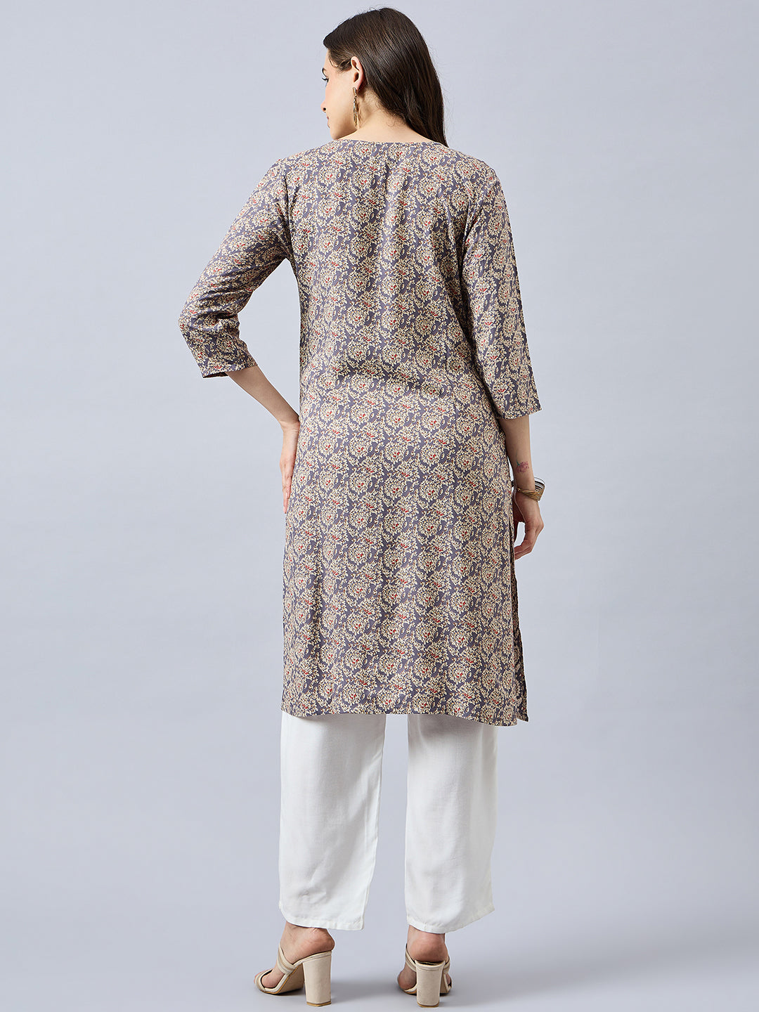 Women Floral Printed Round Neck Straight Kurta