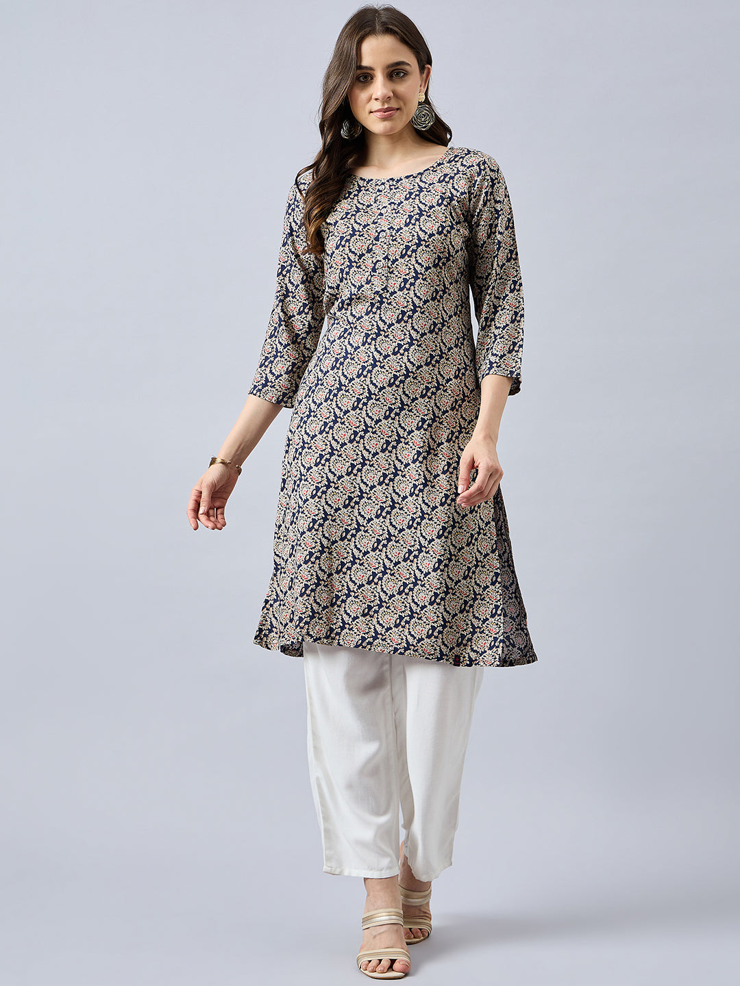 Women Floral Printed Round Neck Straight Kurta