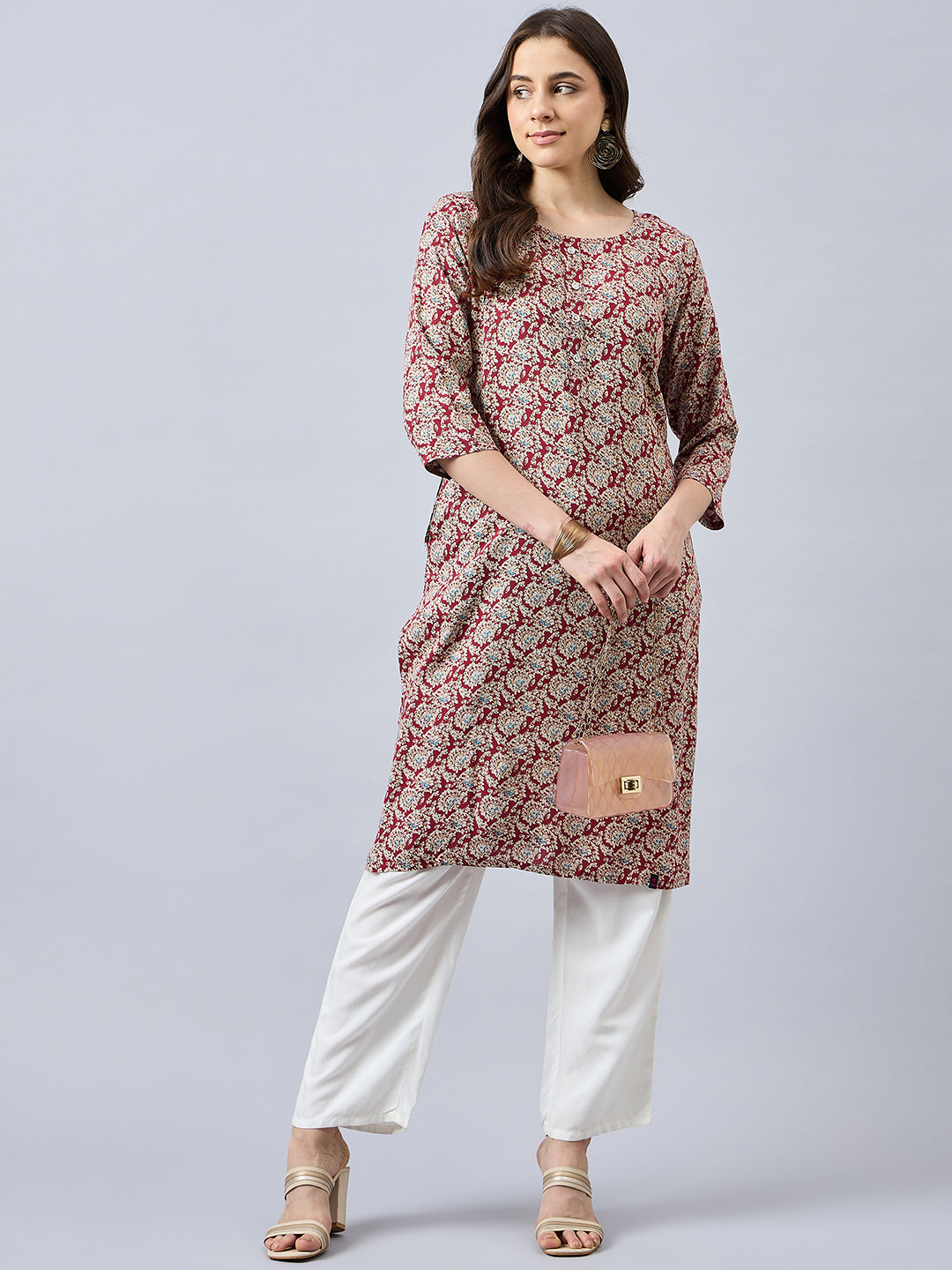 Women Floral Printed Round Neck Straight Kurta