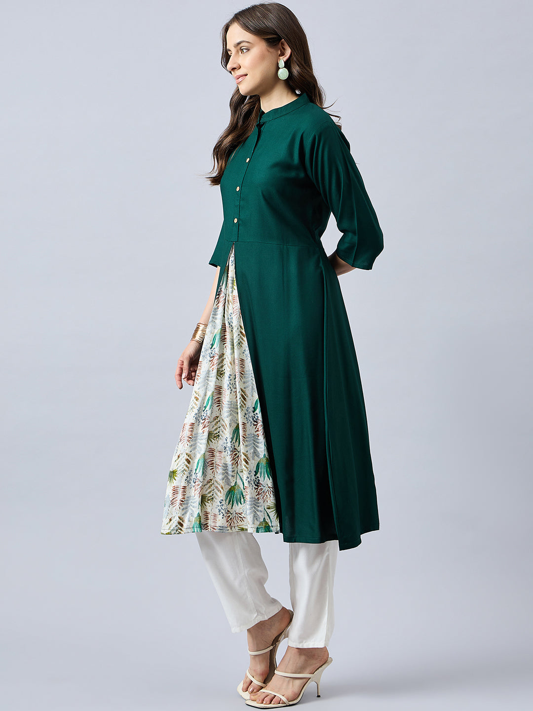 Women Mandarin Collar Anarkali Panelled Rayon Kurta