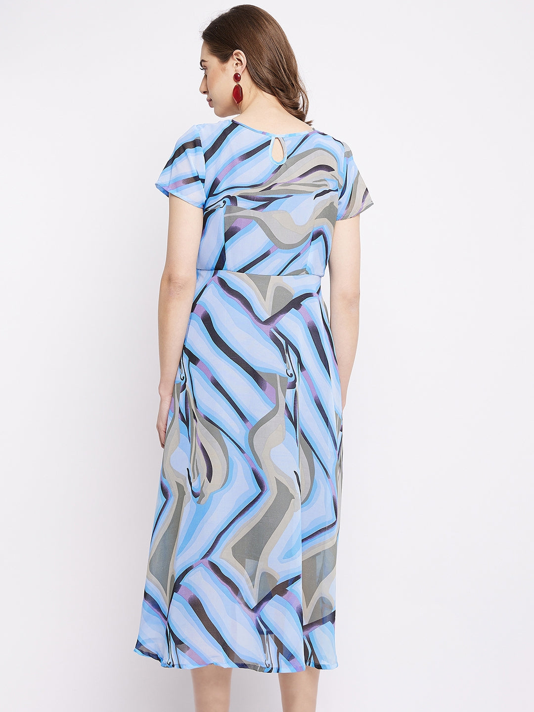 Round neck short dresses .