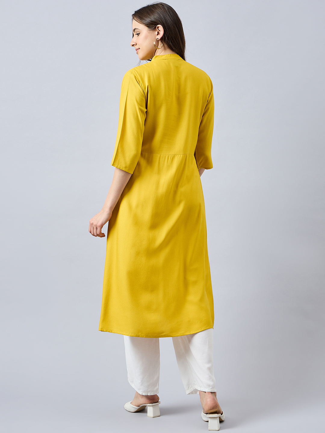 Women Mandarin Collar Anarkali Panelled Rayon Kurta