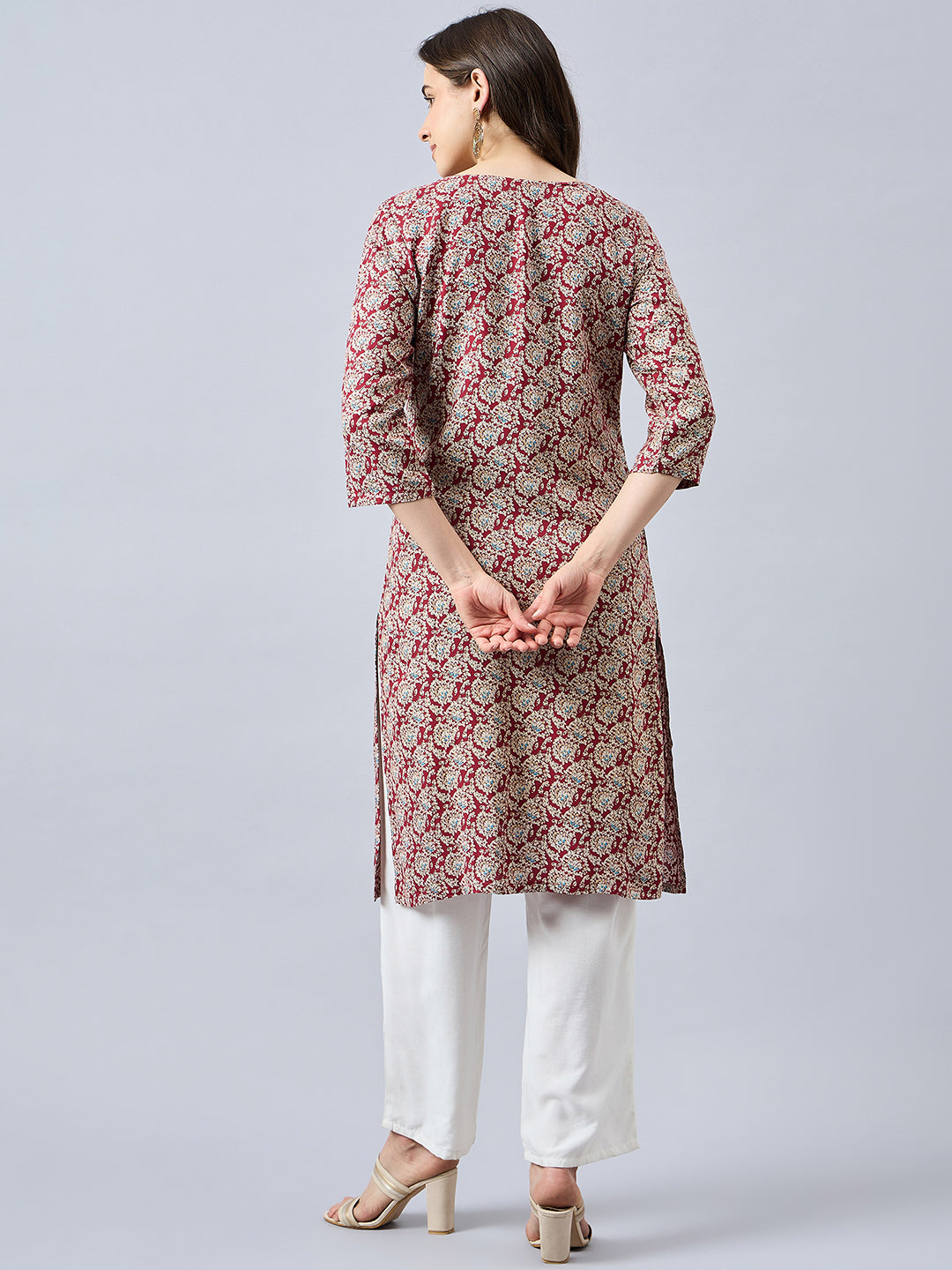 Women Floral Printed Round Neck Straight Kurta