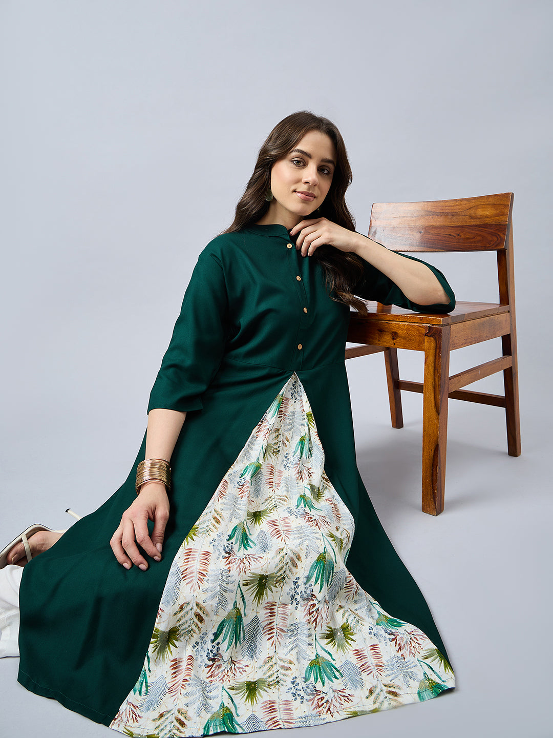 Women Mandarin Collar Anarkali Panelled Rayon Kurta
