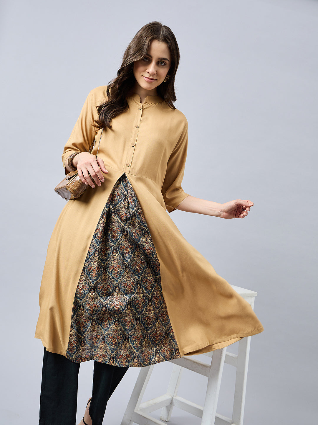 Women Mandarin Collar Anarkali Panelled Rayon Kurta