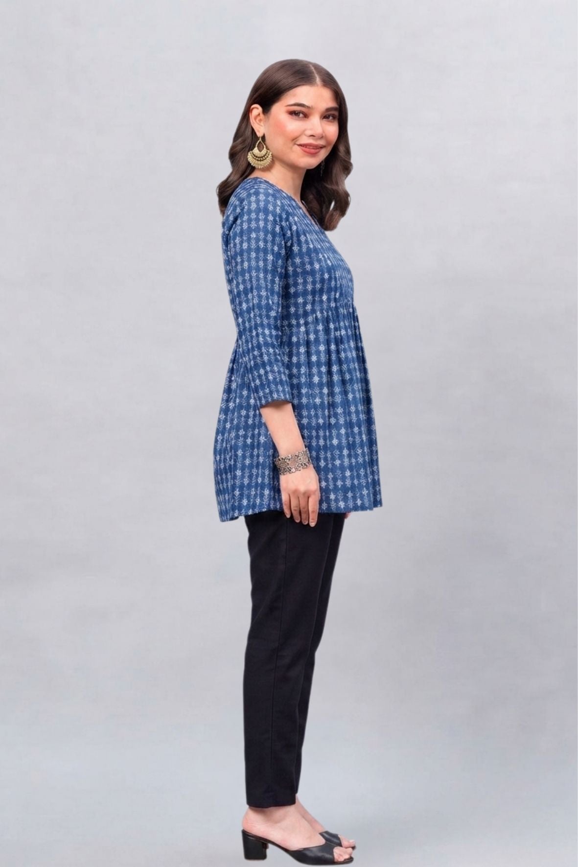 Indigo Floral Buti Cotton Short Printed kurti