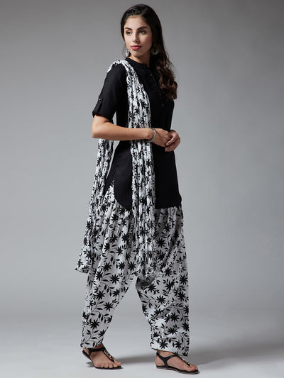 Retro Styled Patiala with Black Kurti Set