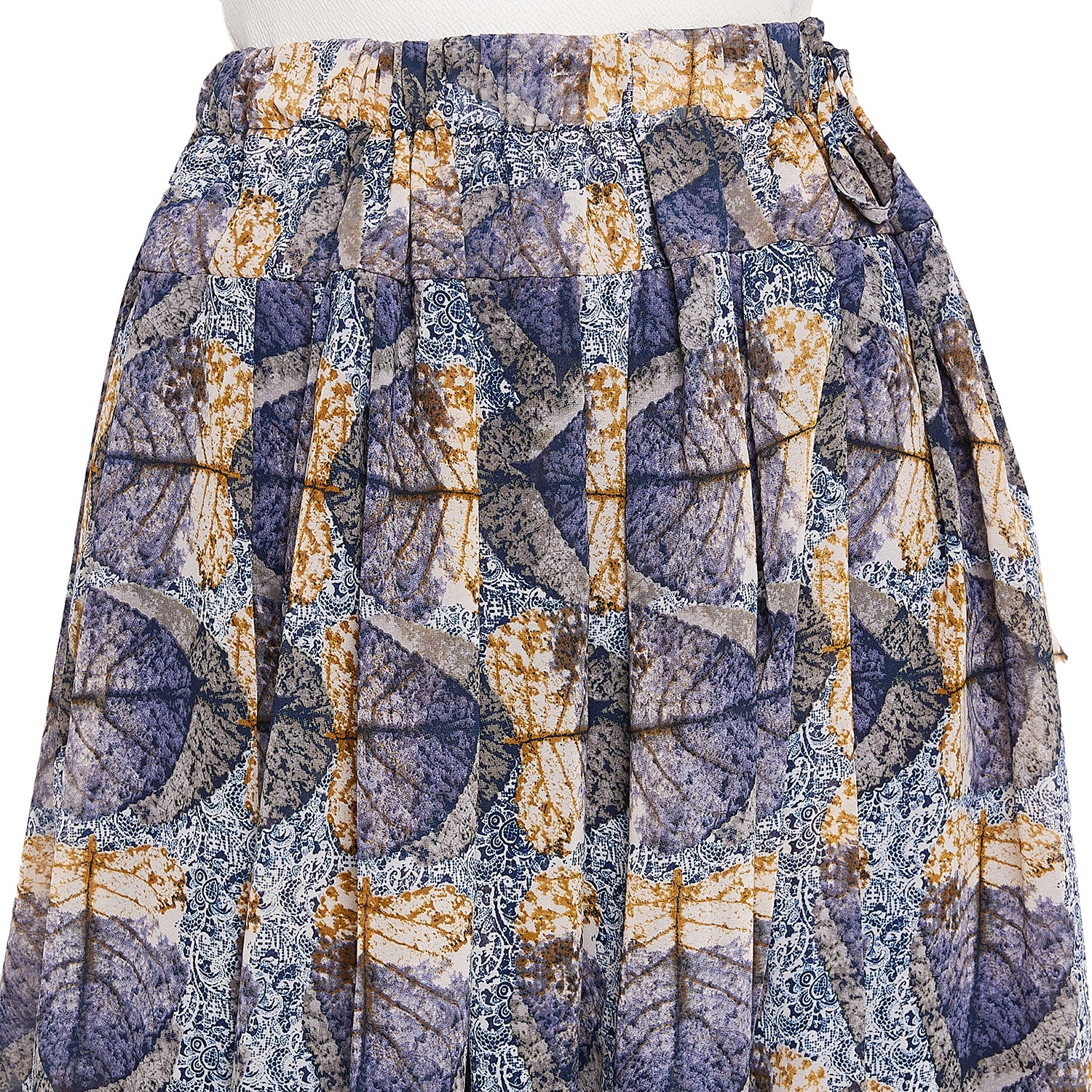 Leafy textured Pleat Skirt